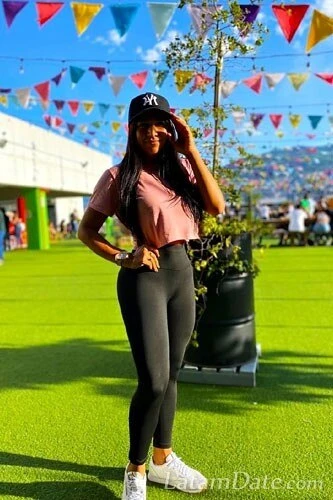 MAYERLYN Profile image 1