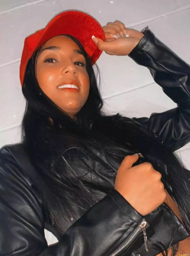 Daniela Profile image 2