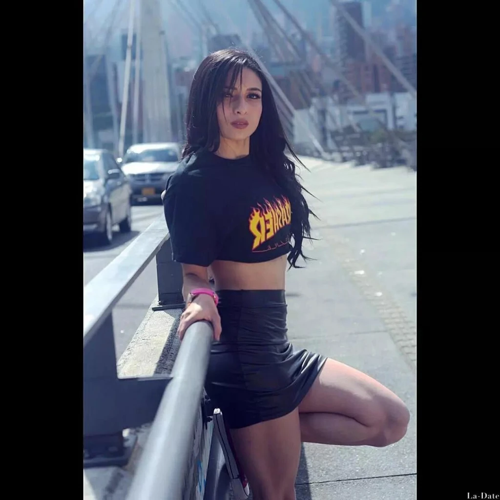 Alismari Profile image 1