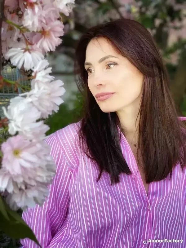 Anna Profile image 1